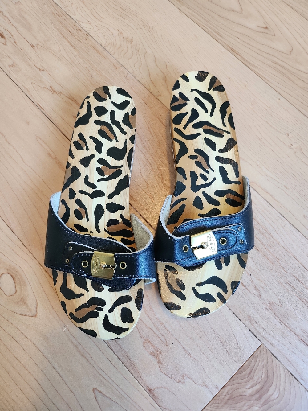 "Rare" Dr.Scholls Original Leopard Printed Wooden Sole Black Buckle Slides US 8